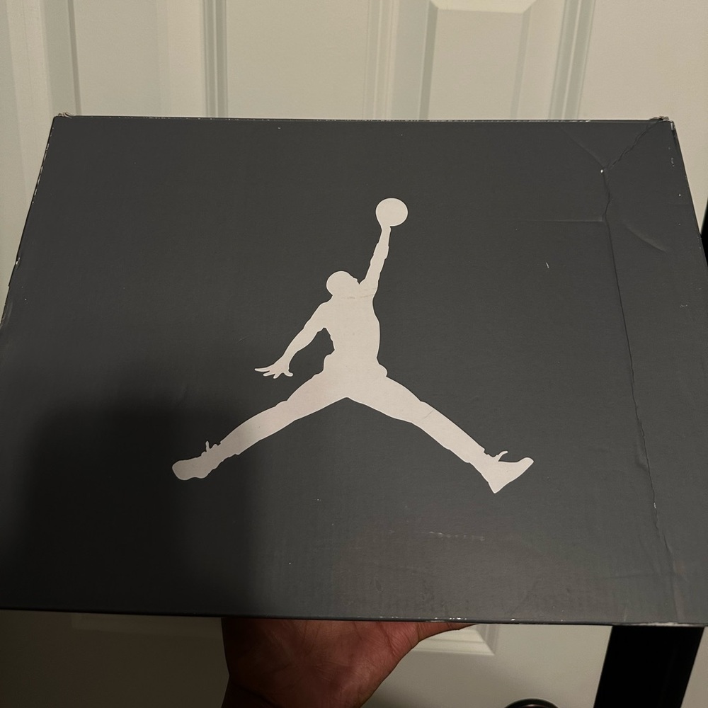 👟 Air Jordan 6 Retro “Cool Grey” – Men’s Size 9